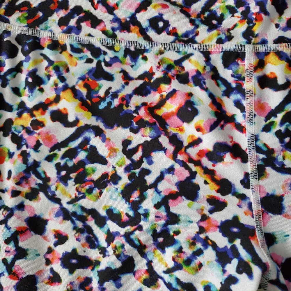 Athleta High Rise Watercolor Chaturanga Capri Leggings Size XL - Picture 8 of 15